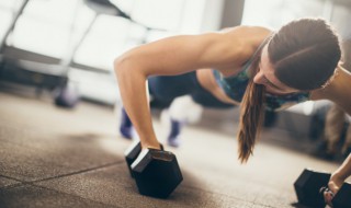 俯卧撑手腕疼是怎么回事 一做俯卧撑手腕就疼这是为什么