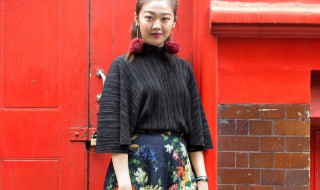 怎么穿着小黑裙 小黑裙连衣裙如何穿搭