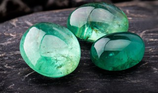 怎么分辨蓝宝石的真假 怎样鉴别蓝宝石的真假