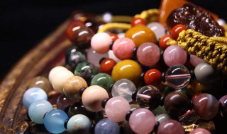 昆明翡翠玉石交易市场(昆明市的玉石翡翠市场在哪)