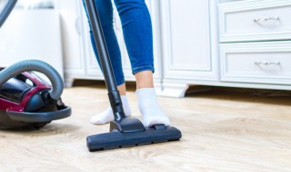 吸尘器不吸尘如何解决（吸尘机吸不了尘）