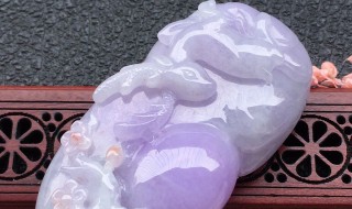 翡翠有紫色的吗 天然翡翠有紫色的吗