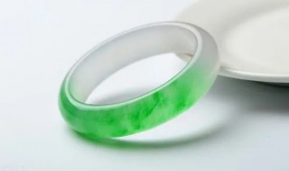 天然翡翠有辐射吗（翡翠能防辐射吗）