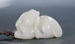 和田玉和翡翠哪个辟邪（玉石和翡翠哪个辟邪）