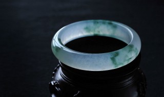 玉跟翡翠哪个贵 玉和翡翠有区别吗?哪个更贵些