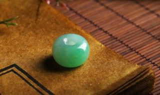 翡翠的鉴定（翡翠的鉴定特征）