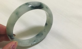 翡翠的硬度和密度（翡翠硬度多少）