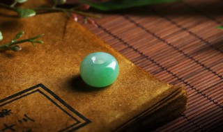 翡翠晚上会发光吗 翡翠夜晚会发光吗