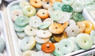 翡翠洗澡能带吗 翡翠可以带着洗澡吗?