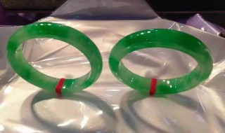 翡翠有放射性吗（翡翠含放射性元素吗）