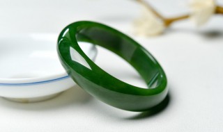 翡翠染色鉴定(翡翠染色鉴定白开水烫)