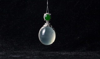 翡翠会越戴越亮吗（翡翠会不会越戴越透亮）