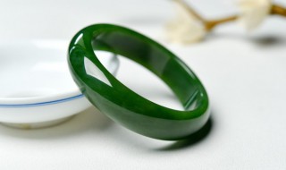 几十块的翡翠是真的吗(几十块钱的翡翠是假的吗)