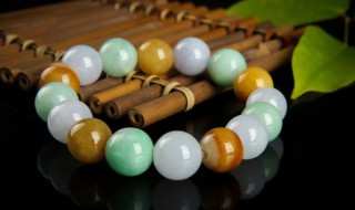 如何区分玉和翡翠（翡翠和玉石有什么区别）