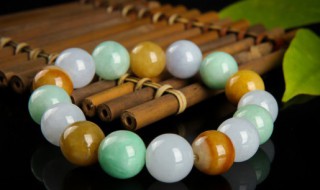 如何区分水沫玉和翡翠（水沫玉和翡翠的区别）