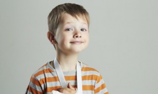 姓尤可爱有出息的男孩名字大全（尤起名字男孩）