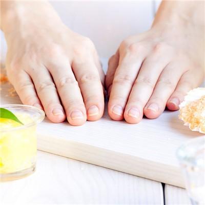 手指甲上的月牙没有了，怎么回事?