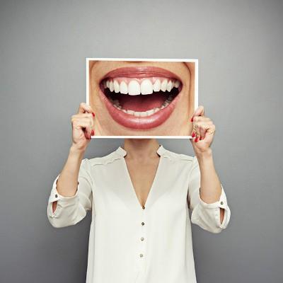 24岁牙齿后面根部碎了怎么办