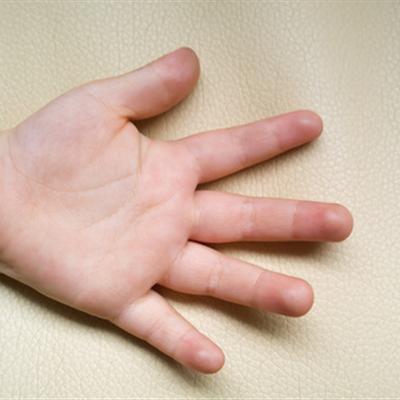 右手小拇指发麻是怎么回事