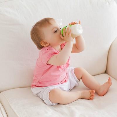 新生儿不爱哭正常吗