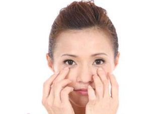 女人月经不调会影响视力吗