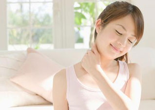 怎样才能快速治疗落枕呢?