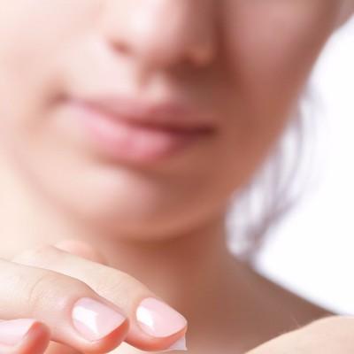 成人脸上长了湿疹怎么办呢?