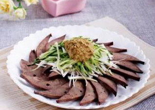 10个女人6个贫血7款食疗方补血养颜