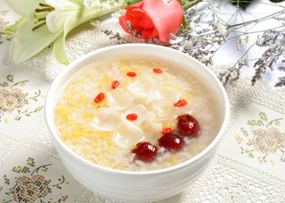 大枣煲粥可补脾胃