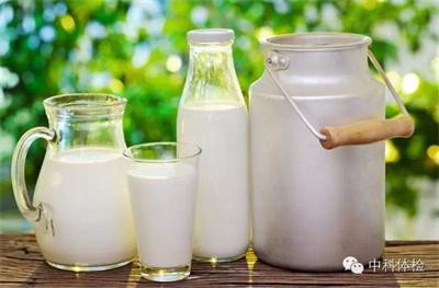 牛奶当水喝，不可！