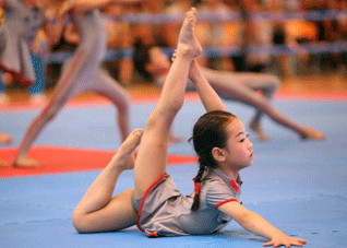 10步健身舞助你瘦手臂提臀