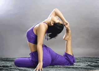 3招瑜伽放松肩颈和后背