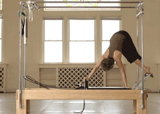 日常瘦腰瑜伽动作坚持瘦10斤