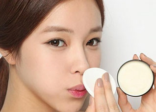 怎样才能做到夏天不脱妆