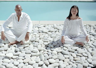 两个人一起练瑜伽能减肥吗?