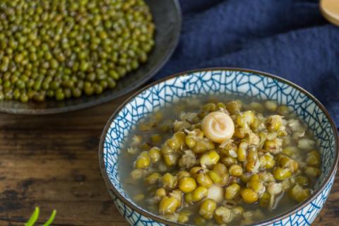 绿豆玉米粥功效（绿豆小米玉米粥的功效）