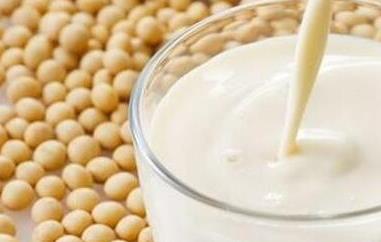 豆浆对女性有什么好处（多喝黑豆浆对女性有什么好处）