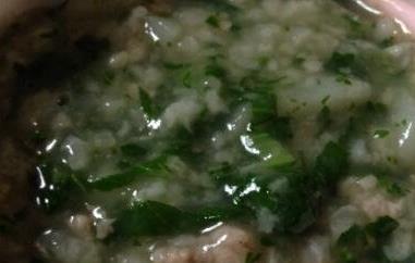 宝宝菠菜鸡肉粥的材料和做法步骤 菠菜鸡肉粥宝宝能吃吗