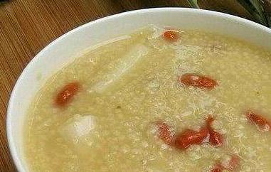 小米淮山枸杞粥的功效与作用（小米粥煮淮山的功效）