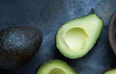 婴儿吃牛油果要蒸熟吗（婴儿吃牛油果需要蒸熟吗）