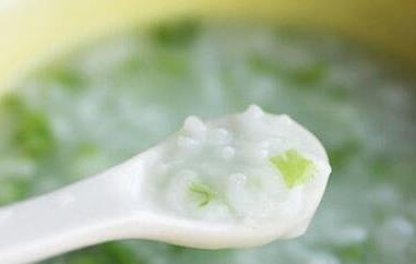 白菜鸡蛋粥的功效（白菜鸡蛋粥的功效和作用）