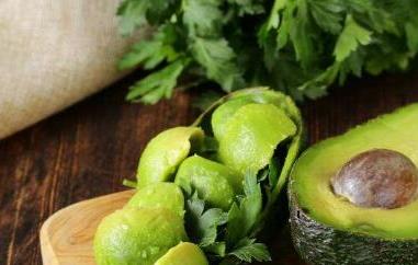 鳄梨怎么吃 鳄梨怎么吃鳄梨怎么意二