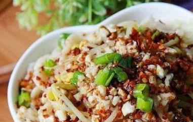 油泼面的做法 油泼面的做法 步骤