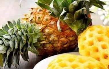 吃菠萝的好处和坏处（吃菠萝的好处和坏处是什么）