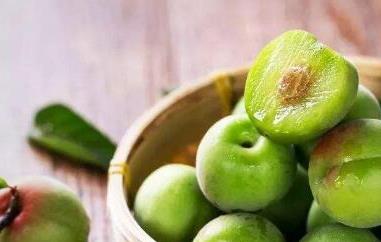 青梅乌梅的功效与作用（青梅乌梅的功效与作用禁忌）