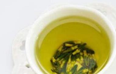 女人喝莲子心的好处与危害 女性喝莲子心好吗