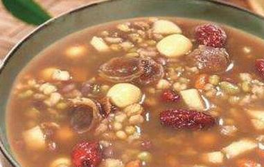 自家煮八宝粥的营养价值和功效作用（八宝粥养生功效）