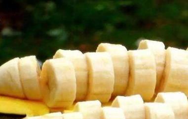 香蕉不能和什么一起吃 香蕉不能和什么水果一起吃