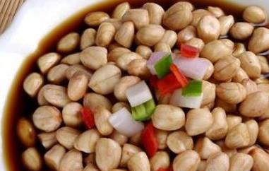 醋泡花生米的功效与作用 老陈醋泡花生米的功效与作用