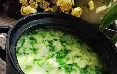 青菜鸡蛋粥的功效与作用（青菜鸡蛋粥有什么营养）